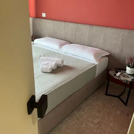בית הארחה Mia Porto נאפולי